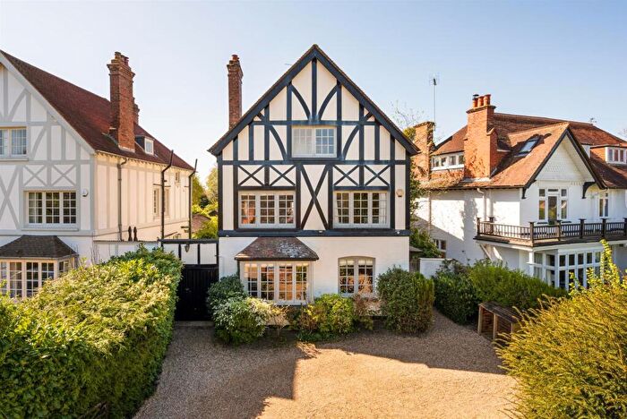 6 Bedroom Detached House For Sale In Basmore Lane, Lower Shiplake, Henley-on-Thames, RG9