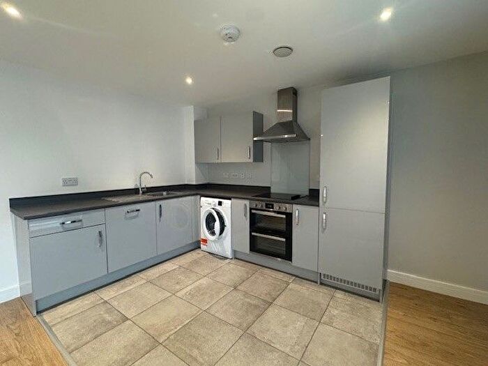 2 Bedroom Flat To Rent In New Walk Place, Leicester, LE1