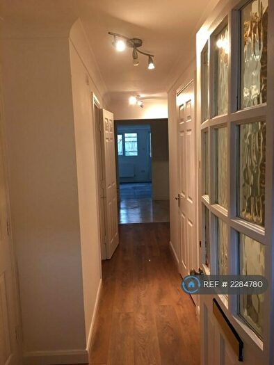 5 Bedroom Terraced House To Rent In Bernhart Close, Edgware, HA8