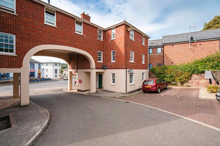 2 Bedroom Flat To Rent In Exeter Road, Crediton, EX17