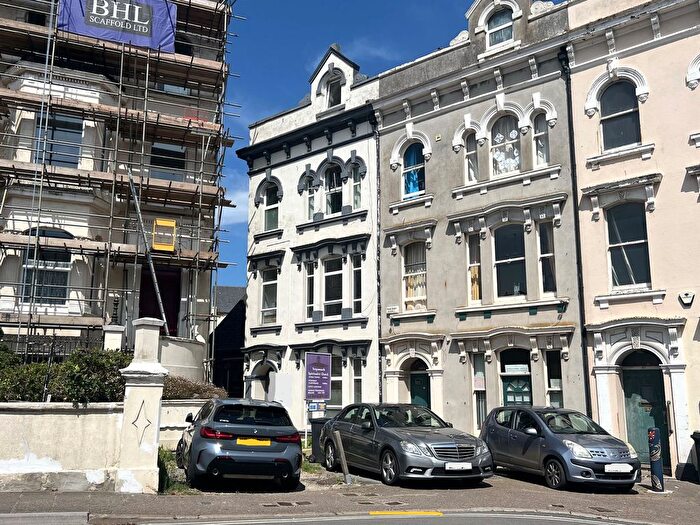 1 Bedroom Flat To Rent In Orchard Gardens, Teignmouth, TQ14