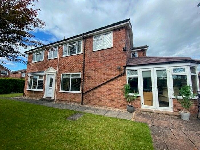4 Bedroom Detached House To Rent In St Marks Grove, Rawcliffe, York, YO30