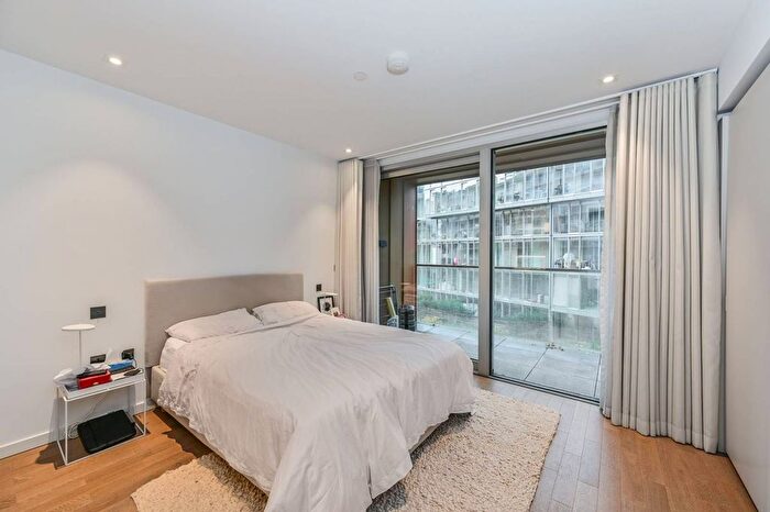 2 Bedroom Flat To Rent In Aurora Gardens, Battersea Power Station, London, SW11