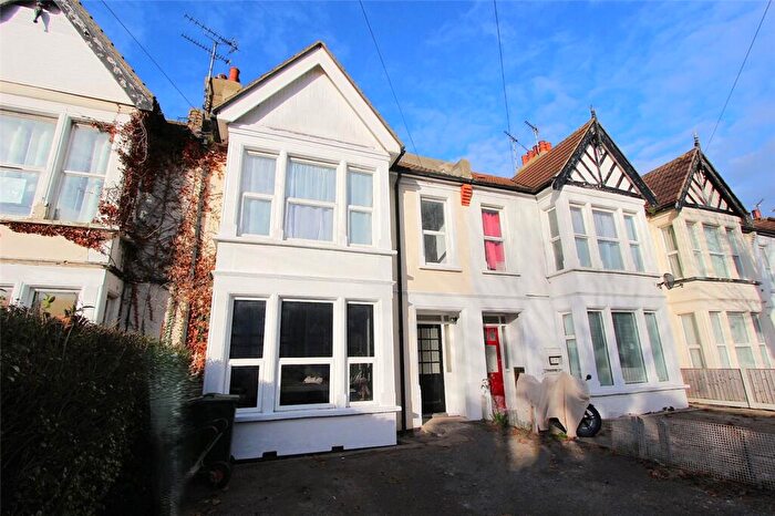 3 Bedroom Apartment To Rent In Anerley Road, Westcliff-on-Sea, Essex, SS0