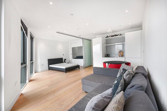 Studio To Rent In Black Prince Road, London, SE1