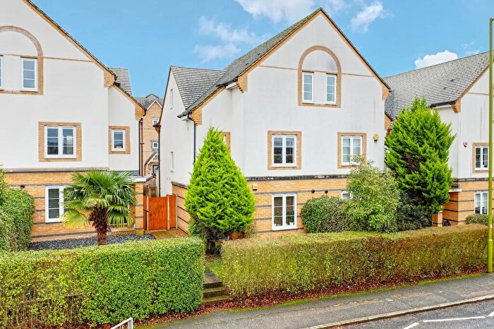 4 Bedroom Semi-Detached House For Sale In Ware Road, Hertford, SG13