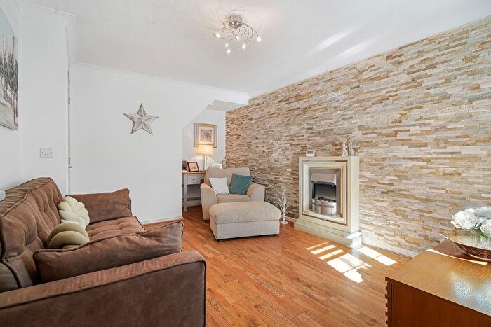 3 Bedroom Detached House For Sale In Elm Close, Rossington, DN11