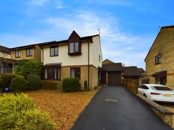 4 Bedroom Semi-Detached House To Rent In Staunton Fields, Bristol, BS14