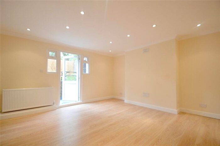 2 Bedroom Apartment To Rent In Selhurst Road, London, SE25