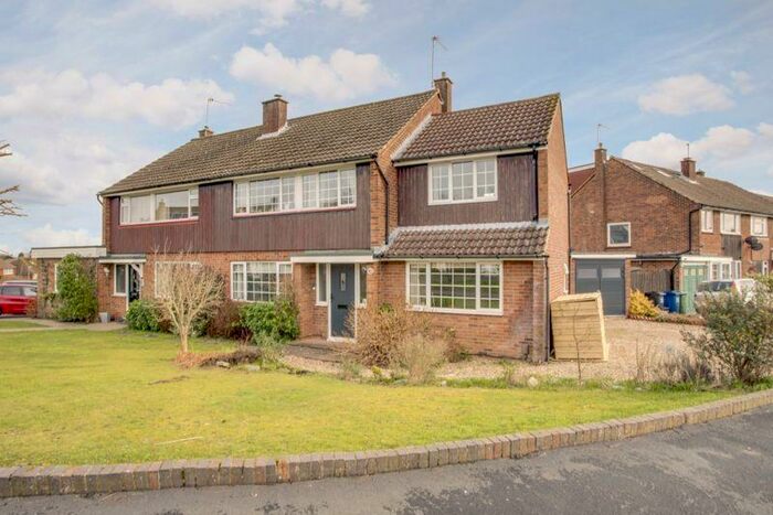 4 Bedroom House To Rent In Aylward Gardens, Chesham, HP5