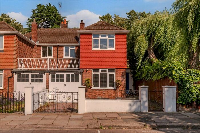 3 Bedroom Property To Rent In Boileau Road, Barnes, SW13