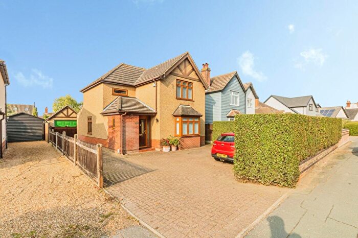 3 Bedroom Detached House For Sale In Straight Road, Colchester, CO3