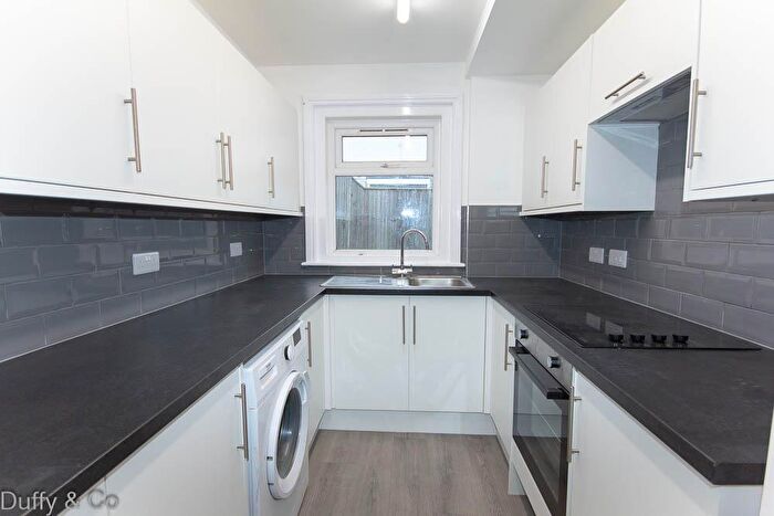 1 Bedroom Flat To Rent In Top Flat, - Boltro Road, Haywards Heath, RH16