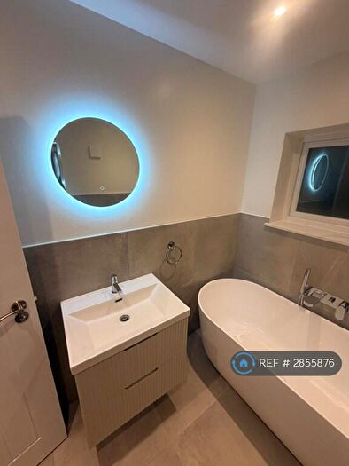 3 Bedroom Semi Detached House To Rent In Burlands, Crawley, RH11