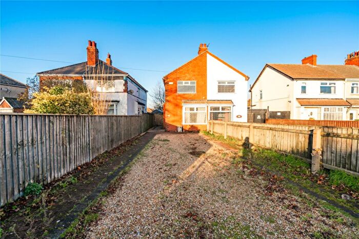 3 Bedroom Semi-Detached House For Sale In Laceby Road, Grimsby, Lincolnshire, DN34