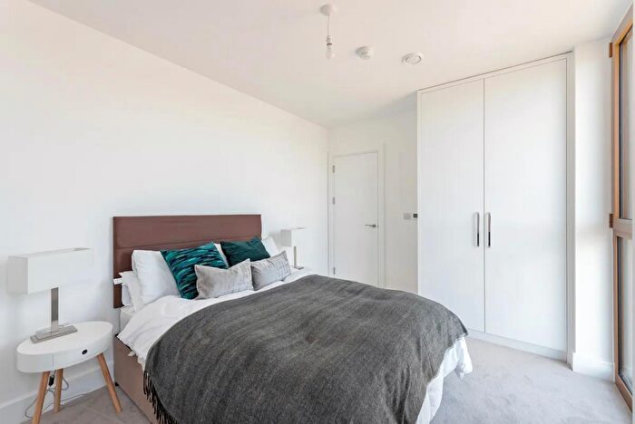 2 Bedroom Apartment To Rent In Goodhall Street, London, NW10