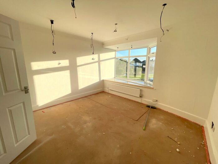 2 Bedroom Flat To Rent In Iford, BH7