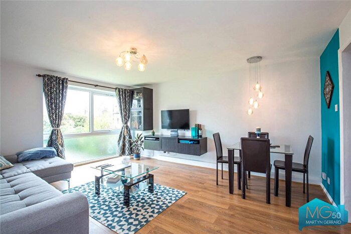 2 Bedroom Flat To Rent In Priory Grange, Fortis Green, London, N2
