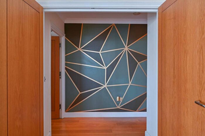 2 Bedroom Flat To Rent In The Point Building, Angel, London, N1