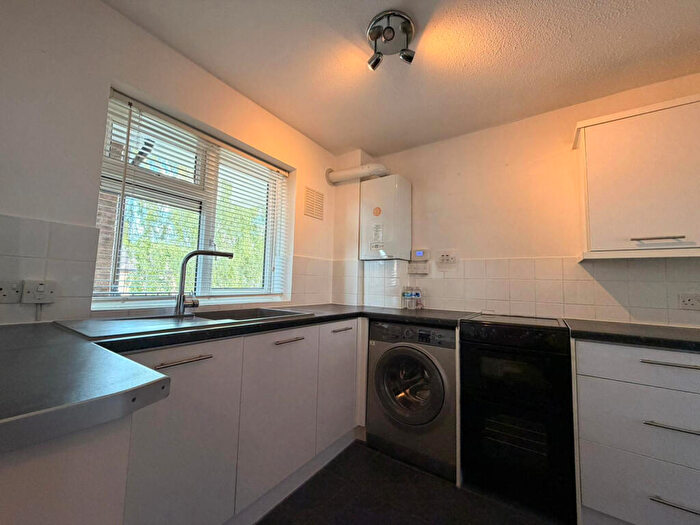 1 Bedroom Flat To Rent In Turpin Avenue, Romford, Essex, RM5