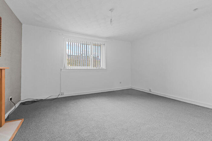2 Bedroom Flat To Rent In Aitken Street, Airdrie, ML6