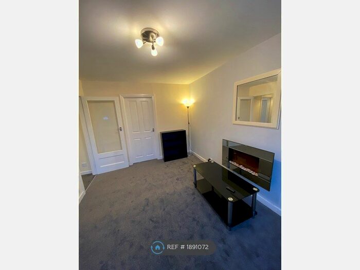 2 Bedroom Flat To Rent In Maple Grove, Gateshead, NE8