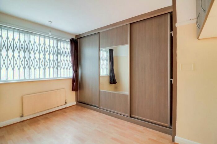 2 Bedroom Flat To Rent In Kenton Road, Harrow, HA3