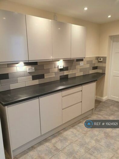 6 Bedroom Terraced House To Rent In Campbell Road, Stoke, ST4