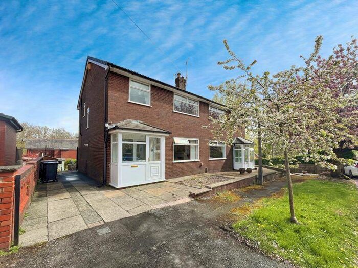 3 Bedroom Semi-Detached House To Rent In Poplar Avenue, Bradshaw, Bolton, BL2