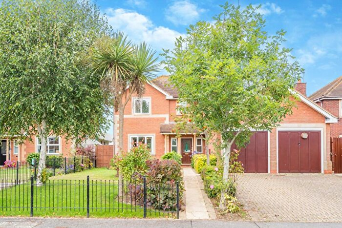 4 Bedroom Detached House For Sale In Spinnaker Grange, Hayling Island, Hampshire, PO11