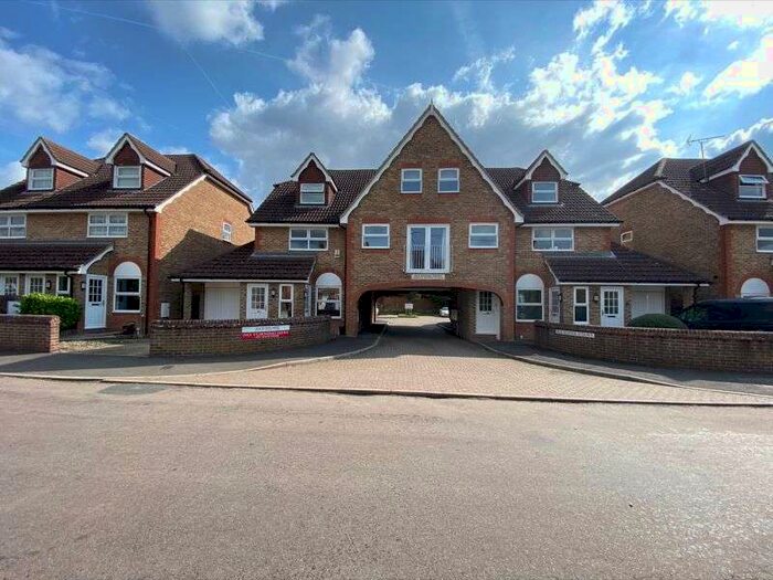 2 Bedroom Property To Rent In School Lane, Eaton Bray, Bedfordshire, LU6