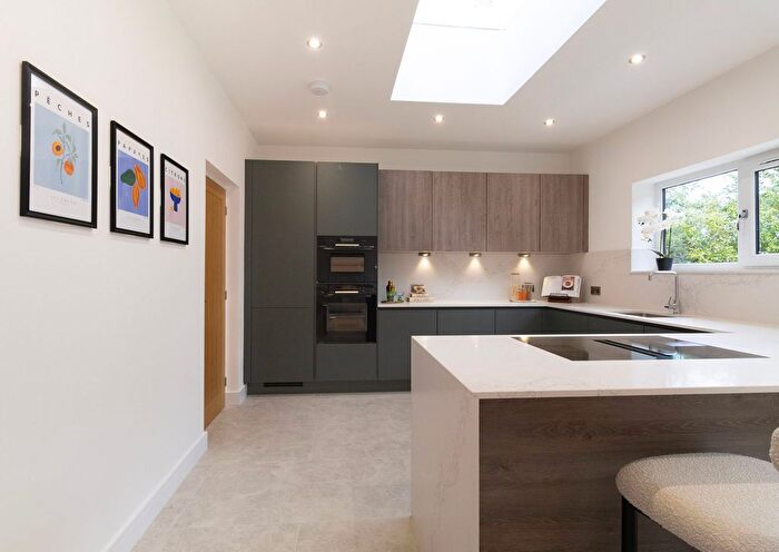 4 Bedroom Detached House For Sale In Ashover Road, Old Tupton, S42
