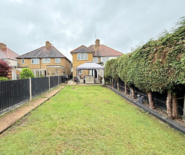 4 Bedroom Semi-Detached House For Sale In Read Road, Ashtead, KT21