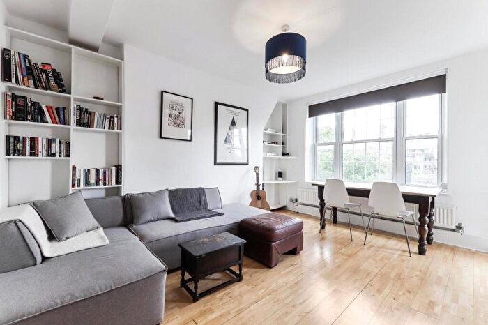3 Bedroom Apartment To Rent In Ferdinand Street, London, NW1