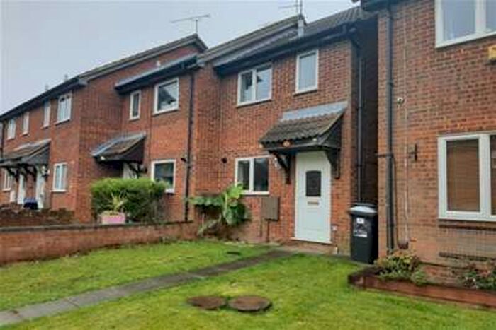 2 Bedroom End Of Terrace House To Rent In Fieldfare Green, LU4