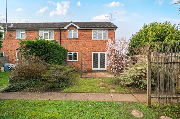 1 Bedroom Detached House For Sale In Southern Way, Farnham, Surrey, GU9