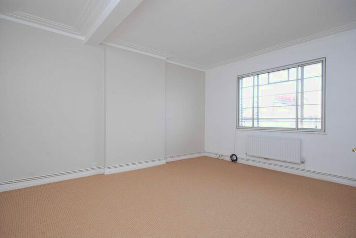 2 Bedroom Flat To Rent In Gloucester Road, South Kensington, London, SW7