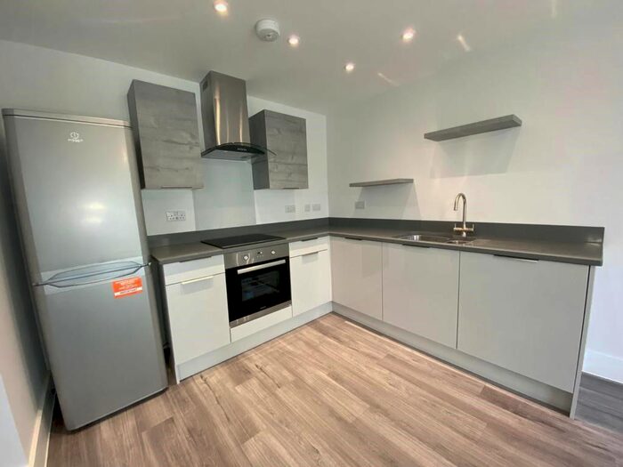 2 Bedroom Flat To Rent In College Way, Southend-On-Sea, SS1
