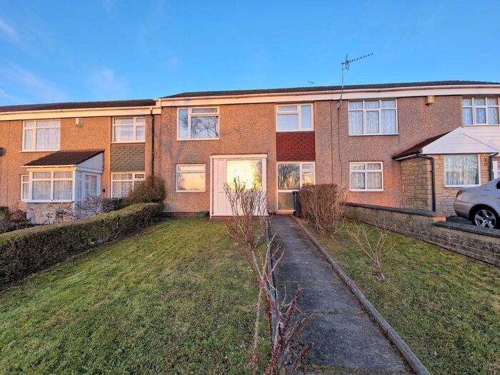 3 Bedroom Terraced House To Rent In The Roundabout, Northfield, B31