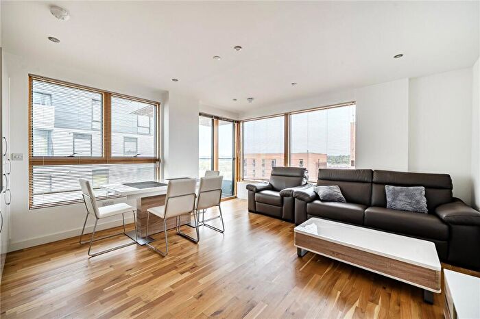 2 Bedroom Apartment For Sale In Alfred Street, Reading, Berkshire, RG1