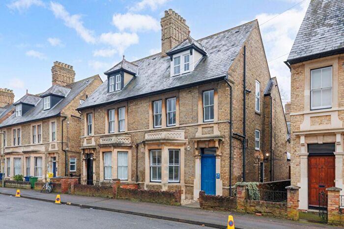 5 Bedroom Semi-Detached House To Rent In , OX2