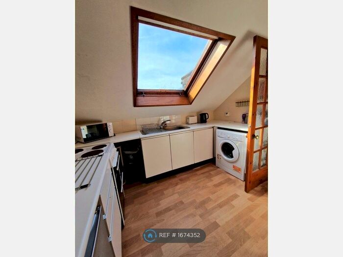 2 Bedroom Flat To Rent In Cowane Street, Stirling, FK8