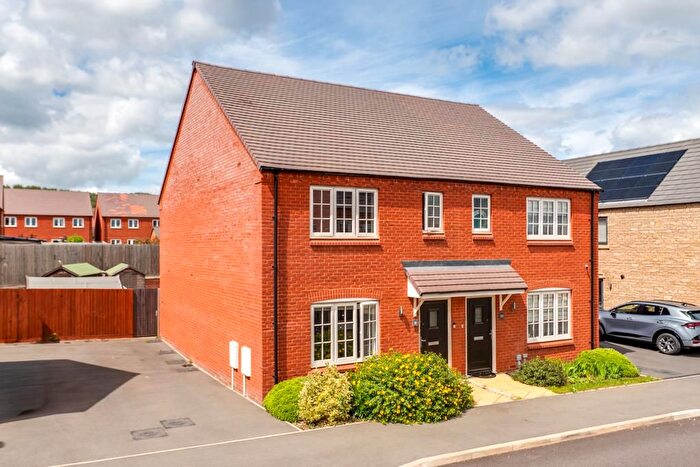 3 Bedroom Semi Detached House For Sale In Venus Avenue, Barton Seagrave, NN15