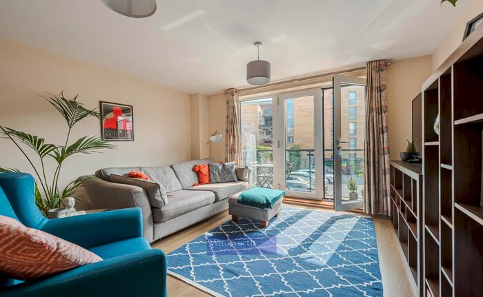 2 Bedroom Flat To Rent In George Mathers Road, London, SE11