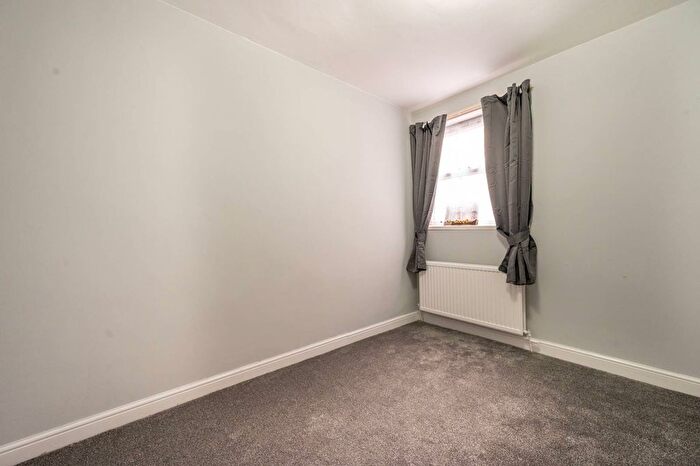 3 Bedroom Terraced House For Sale In Fourth Avenue, Manor Park, London, E12
