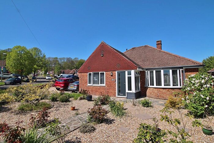 3 Bedroom Detached Bungalow For Sale In Littlepark Avenue, Bedhampton, PO9