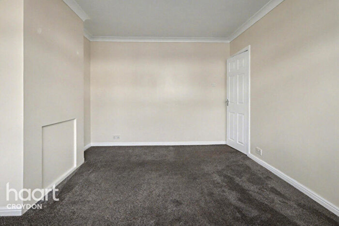 3 Bedroom Terraced House To Rent In Mitcham Road, Croydon, CR0