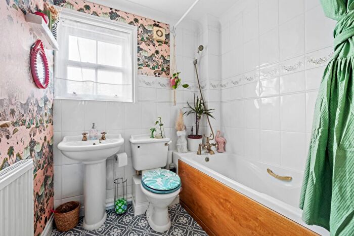 3 Bedroom Terraced House For Sale In Wareham, Dorset, BH20 - Photo 9