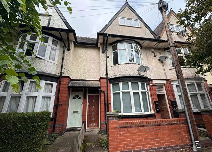 Block Of Flats To Rent In Sweetbriar Road, Leicester, LE3