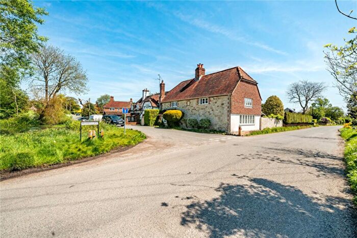 5 Bedroom Detached House For Sale In Lower Froyle, Hampshire, GU34